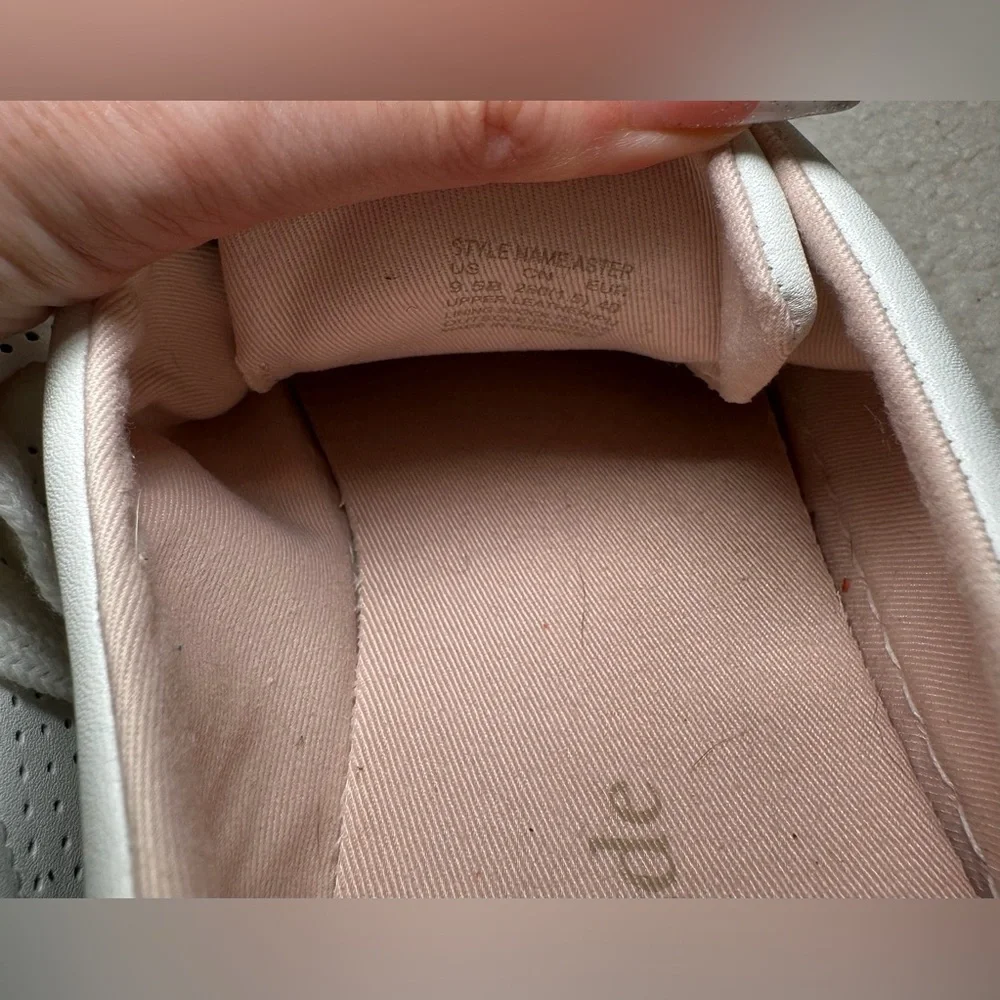 Kate Spade Aster New York White‎ Leather Perforated Sneakers Gold Spade Logo 9.5